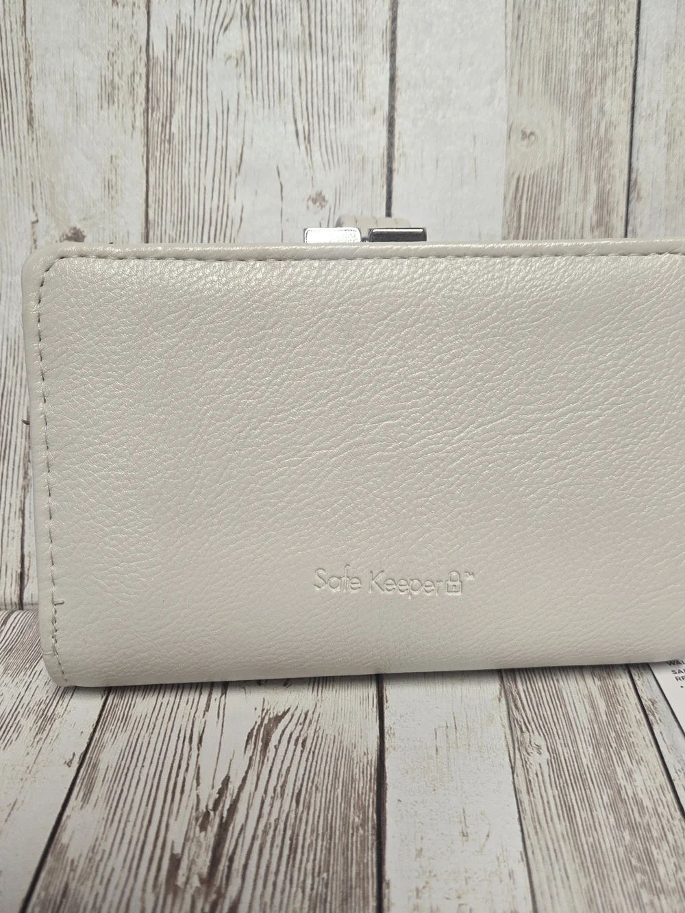 APT. 9 Abbey Indexer RFID Blocking Wallet Bone Cream NWT Safe Keeper - Picture 2 of 13